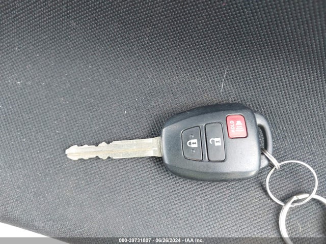 Toyota RAV4 LE 2017 JTMZFREV6HJ702506 Image 11
