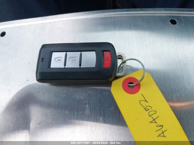 JA4AZ3A37HZ066390 Mitsubishi Outlander Se