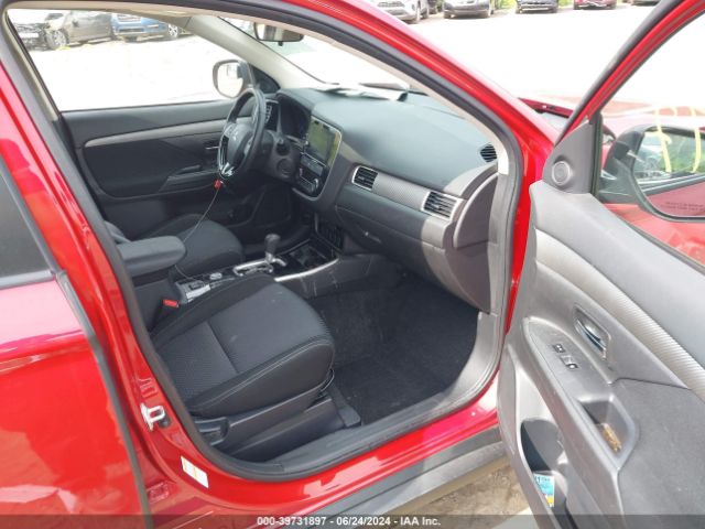 JA4AZ3A37HZ066390 Mitsubishi Outlander Se