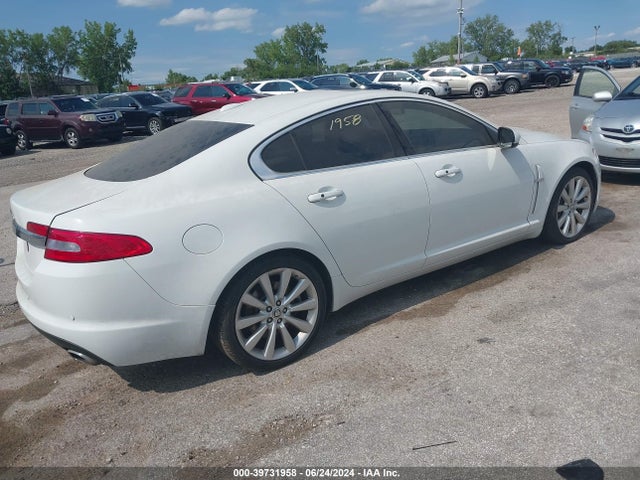 2011 JAGUAR XF SAJWA0GB4BLR81483 Photo 3