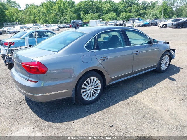 1VWBT7A39GC065534 Volkswagen Passat 1.8t Se