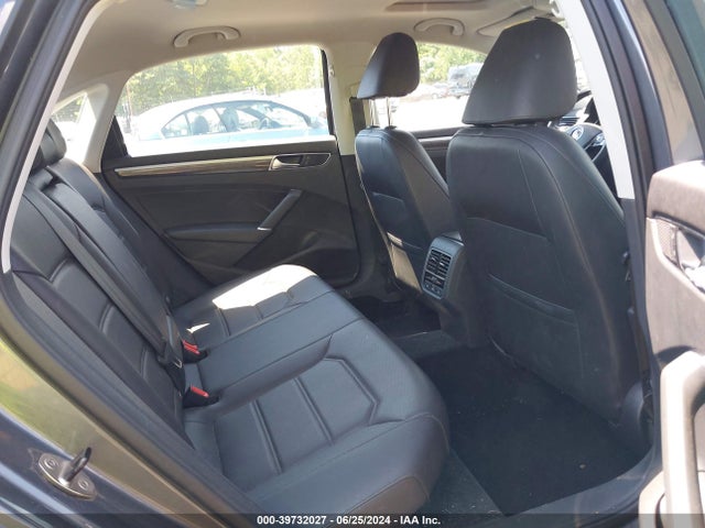 1VWBT7A39GC065534 Volkswagen Passat 1.8t Se