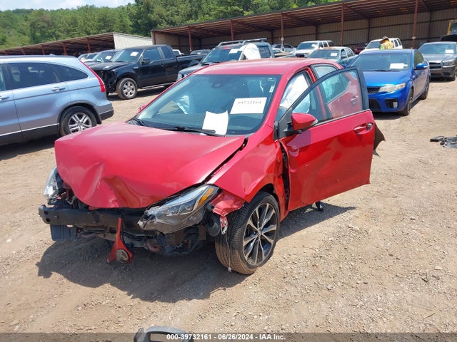 Toyota COROLLA SE 2018 5YFBURHE3JP826205 Image 2