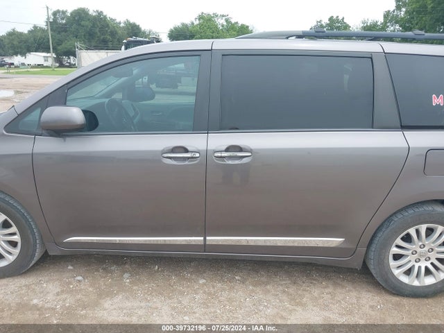 Toyota Sienna Xle 8 Passenger 2016 5TDYK3DC4GS766159 Image 14