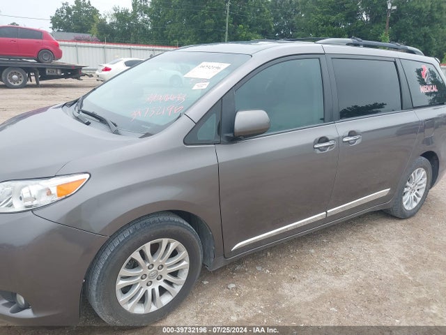 Toyota Sienna Xle 8 Passenger 2016 5TDYK3DC4GS766159 Image 6