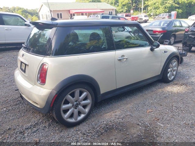 2006 MINI COOPER S WMWRE33596TJ38772 Photo 3
