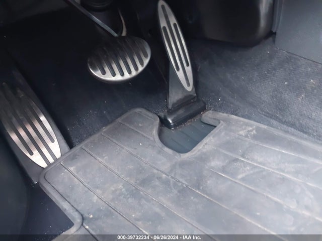 2006 MINI COOPER S WMWRE33596TJ38772 Photo 5