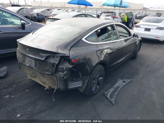 Tesla Model 3 Long Range/mid Range/standard Range/standard Range Plus 2019 5YJ3E1EA4KF361872 Image 4