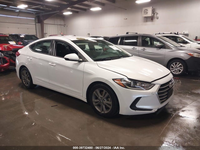 2018 5NPD84LF9JH289000 main image