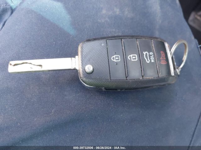 5XXGT4L37KG282030 KIA Optima Lx