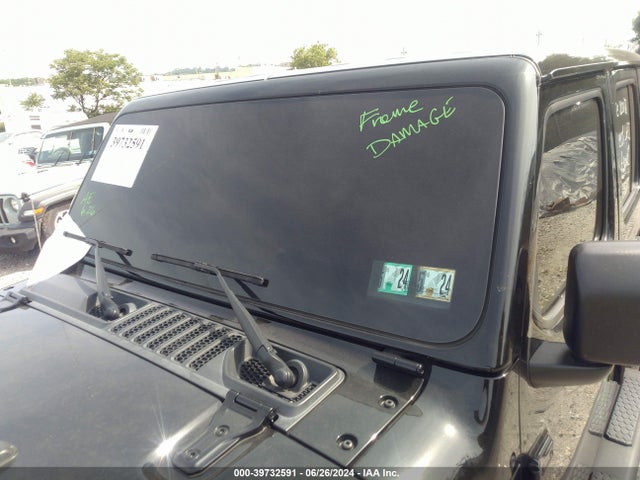 1C4HJXEN6MW814878 Jeep Wrangler Unlimited Sahara Altitude 4x4