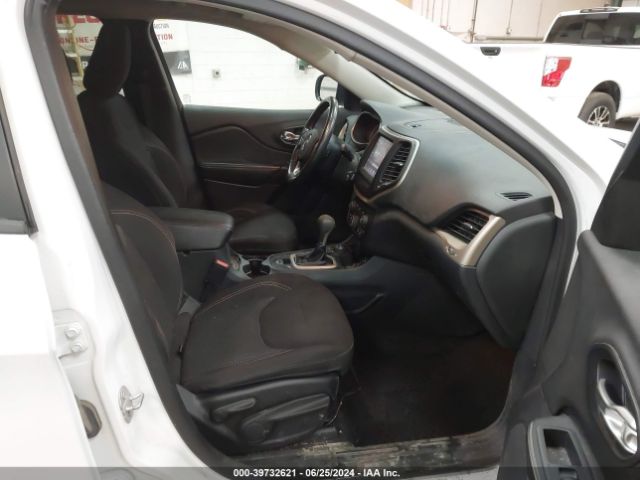 1C4PJMCB3GW267866 Jeep Cherokee 75th Anniversary