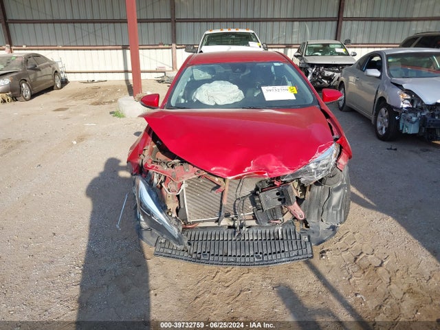 Toyota COROLLA SE 2018 5YFBURHE2JP852567 Image 12