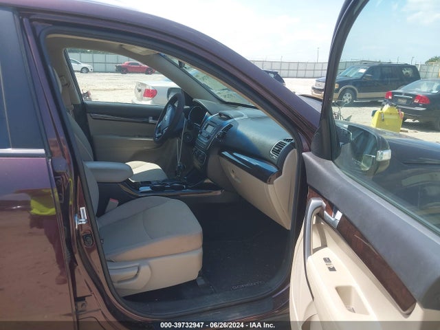 KIA Sorento Lx V6 2015 5XYKT4A76FG591229 Image 5