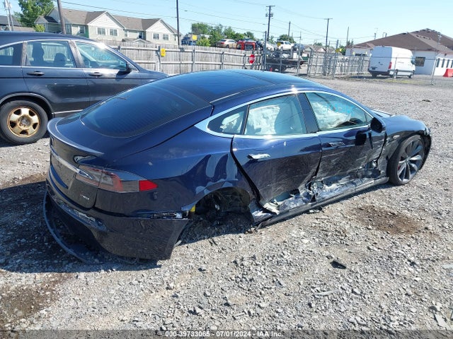 Tesla Model S P85 2014 5YJSA1H14EFP56903 Image 4
