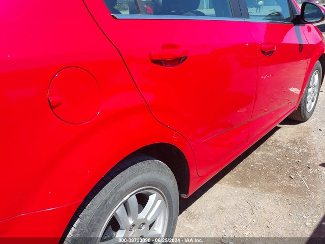 Chevrolet Sonic Lt Auto 2015 1G1JC5SHXF4187463 Image 6