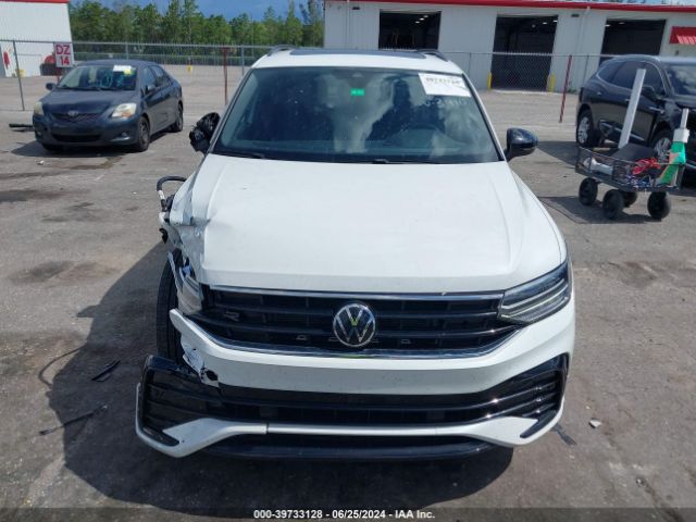 3VVCB7AX0NM133410 Volkswagen Tiguan 2.0t Se R-line Black