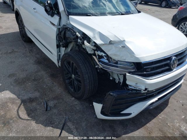3VVCB7AX0NM133410 Volkswagen Tiguan 2.0t Se R-line Black