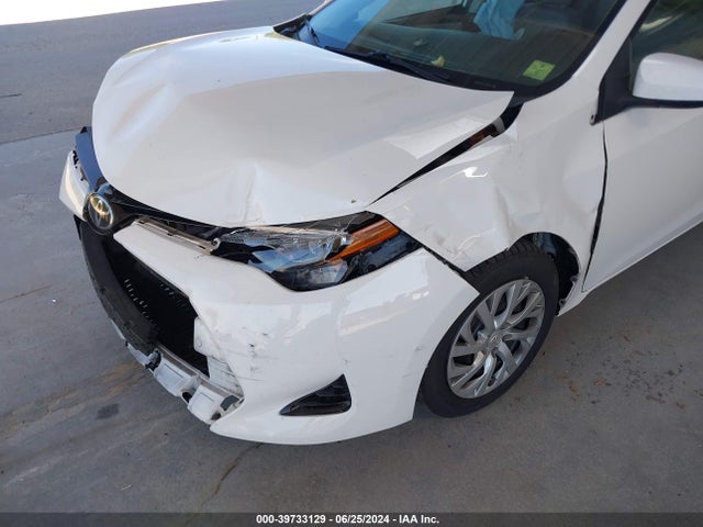Toyota COROLLA LE 2018 5YFBURHE7JP840379 Image 6