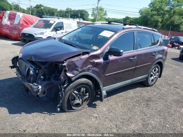 Toyota RAV4 LE 2018 2T3BFREV1JW724454 Image 2