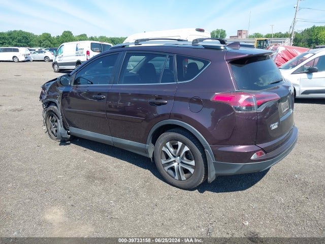 Toyota RAV4 LE 2018 2T3BFREV1JW724454 Image 3