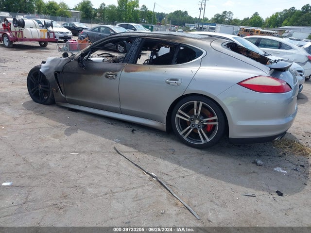 2010 PORSCHE PANAMERA WP0AC2A79AL090946 Photo 2