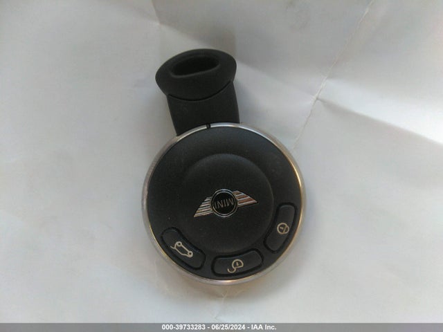 2010 MINI COOPER S WMWMF7C55ATX44089 Photo 10