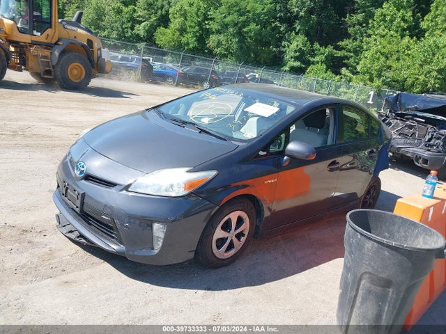 Toyota Prius 2015 JTDKN3DU9F0402195 Image 2