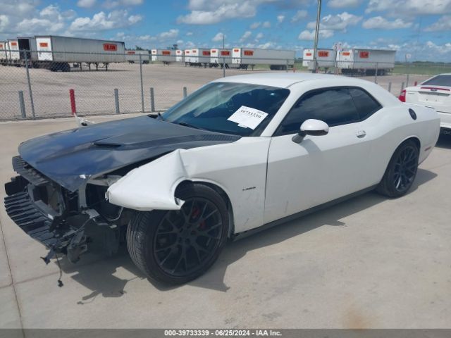 2C3CDZAT3FH715216 Dodge Challenger R/t