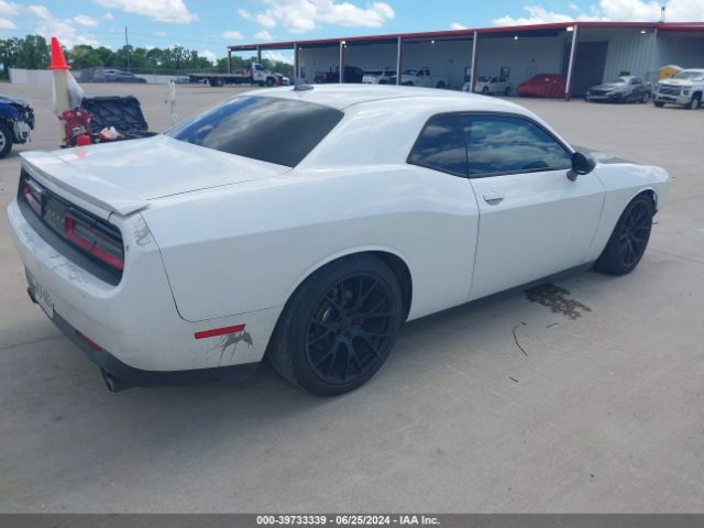 2C3CDZAT3FH715216 Dodge Challenger R/t