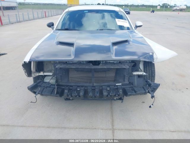 2C3CDZAT3FH715216 Dodge Challenger R/t