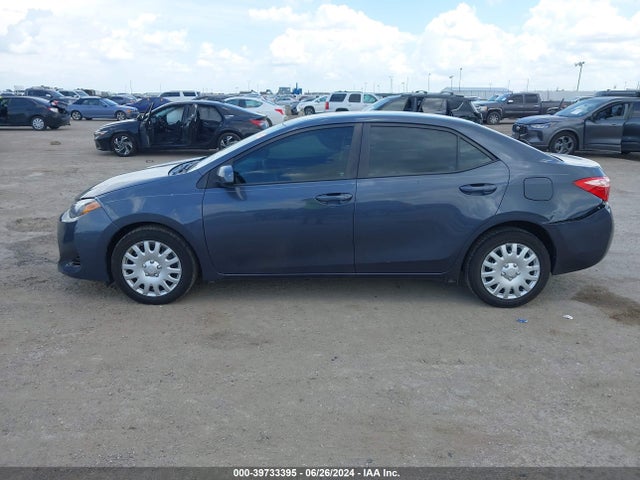 Toyota COROLLA LE 2018 5YFBURHE8JP747371 Image 14