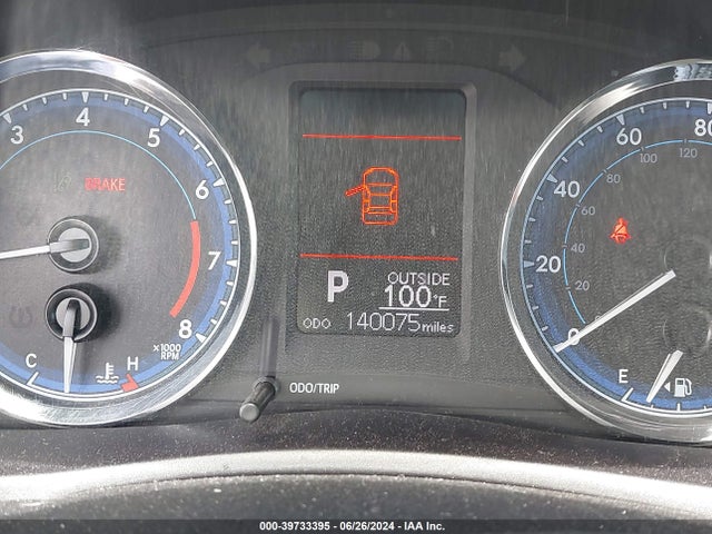 Toyota COROLLA LE 2018 5YFBURHE8JP747371 Image 15