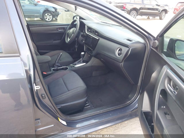 Toyota COROLLA LE 2018 5YFBURHE8JP747371 Image 5