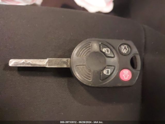 1FADP3F25HL214893 Ford FOCUS SE