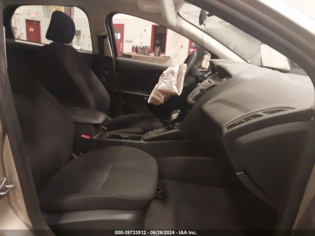 1FADP3F25HL214893 Ford FOCUS SE