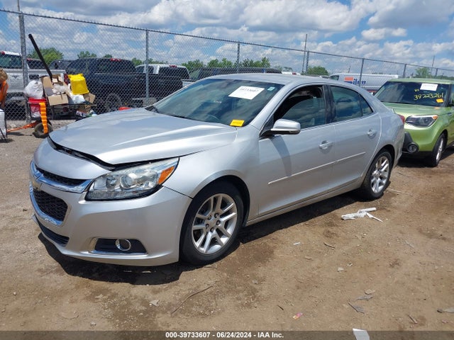 Chevrolet MALIBU 1LT 2015 1G11C5SL3FF203804 Image 2