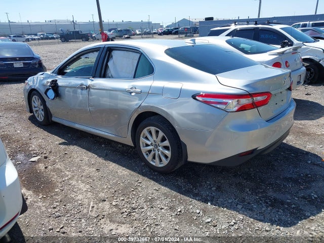 Toyota CAMRY LE 2020 4T1C11AK5LU884185 Image 3