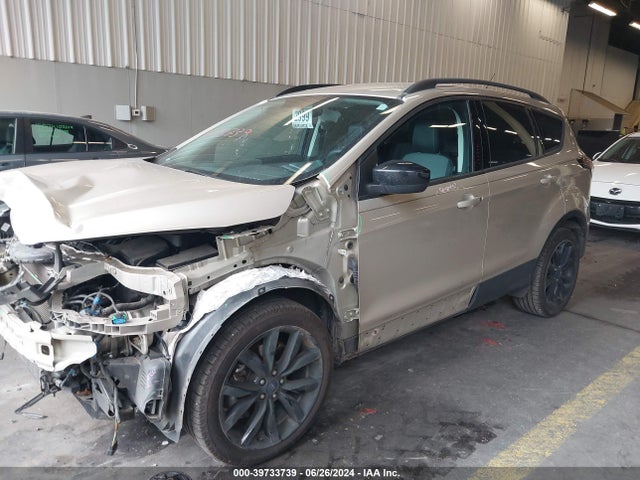 Ford ESCAPE SE 2018 1FMCU9GD7JUA98383 Image 2