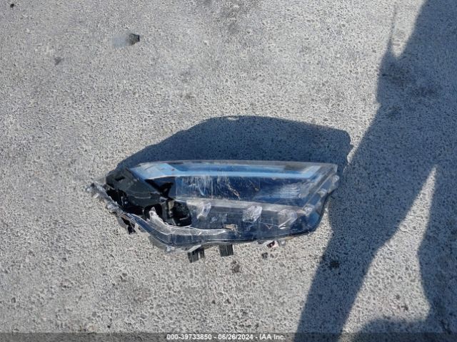 2T3P1RFV3NC305886 Toyota Rav4 Xle