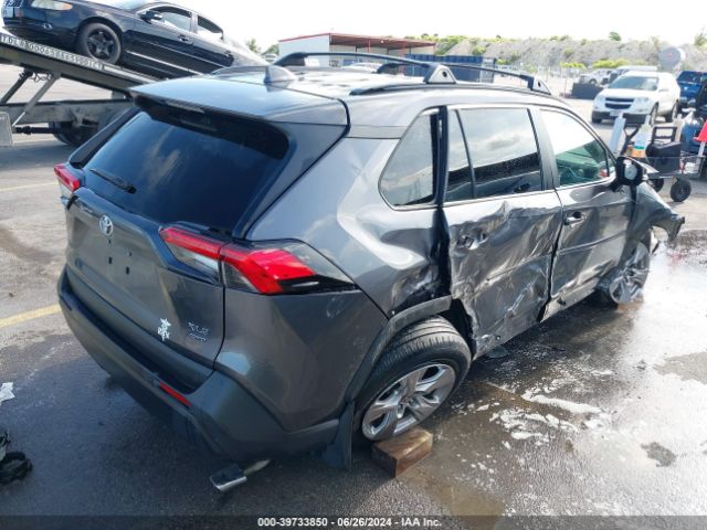 2T3P1RFV3NC305886 Toyota Rav4 Xle
