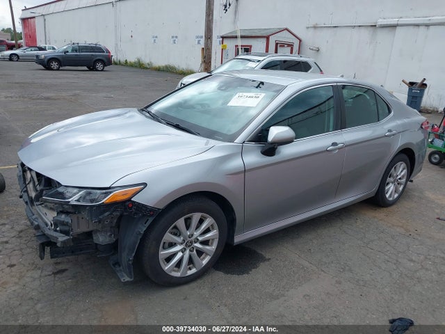 Toyota CAMRY LE 2020 4T1C11AK6LU948640 Image 2