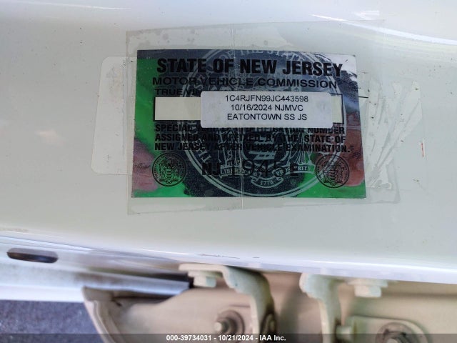 NJ1945E Jeep Grand Cherokee Trackhawk 4x4