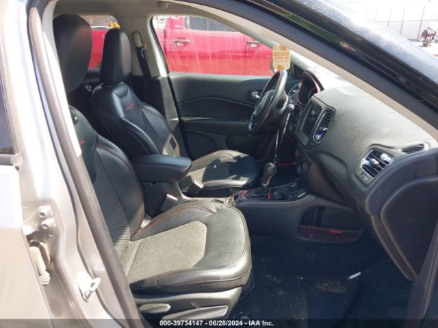 3C4NJDDB7KT723369 Jeep Compass Trailhawk 4x4