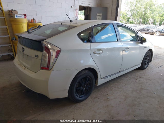 Toyota Prius Two 2014 JTDKN3DU1E1755281 Image 4