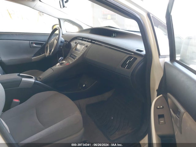 Toyota Prius Two 2014 JTDKN3DU1E1755281 Image 5