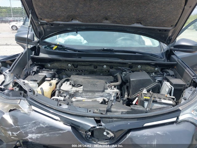 Toyota RAV4 LE 2018 JTMBFREV3JJ743618 Image 10