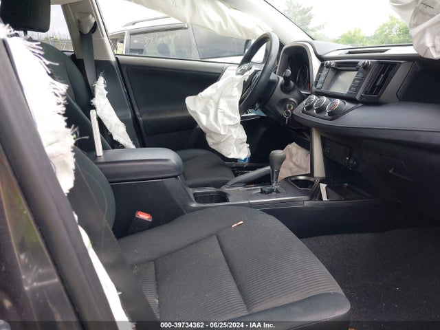 Toyota RAV4 LE 2018 JTMBFREV3JJ743618 Image 5