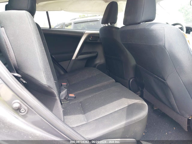Toyota RAV4 LE 2018 JTMBFREV3JJ743618 Image 8