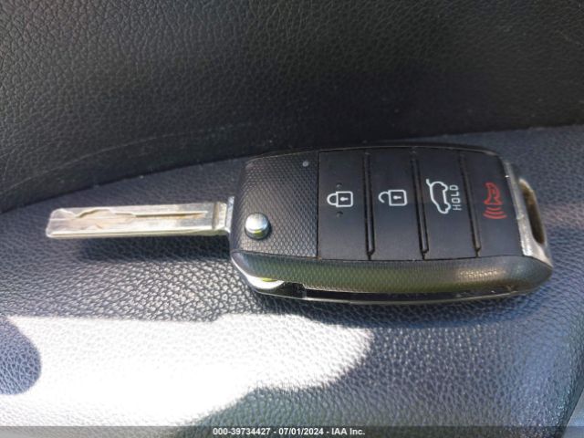 KNDPMCAC2J7352647 KIA Sportage Lx